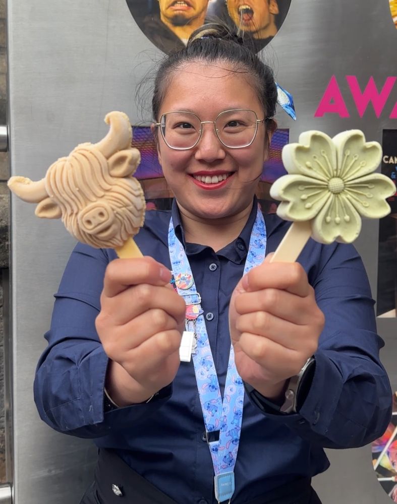 Retail team member Runkun with 3D ice cream July 2025