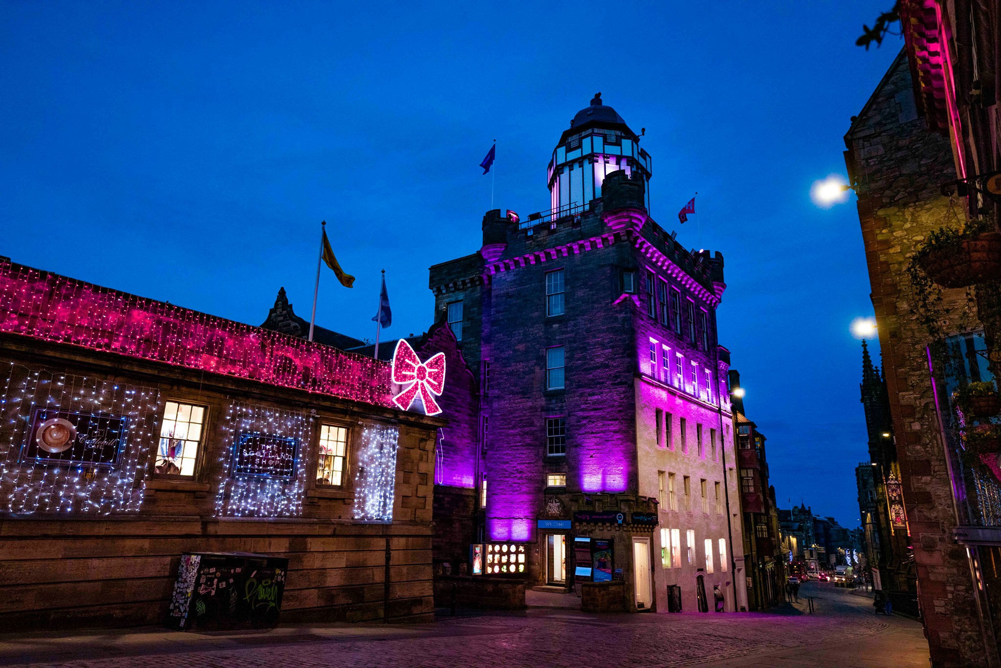 Visit Edinburgh's Royal Mile for a magical day out this Christmas - Camera Obscura and World of 