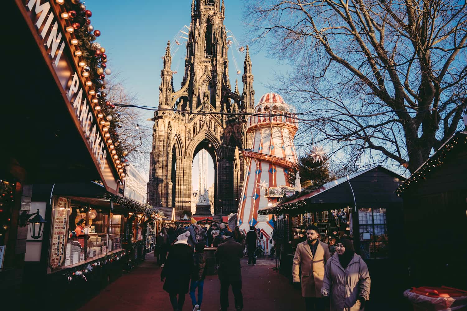 Edinburgh Christmas Markets on Princes Street Gardens